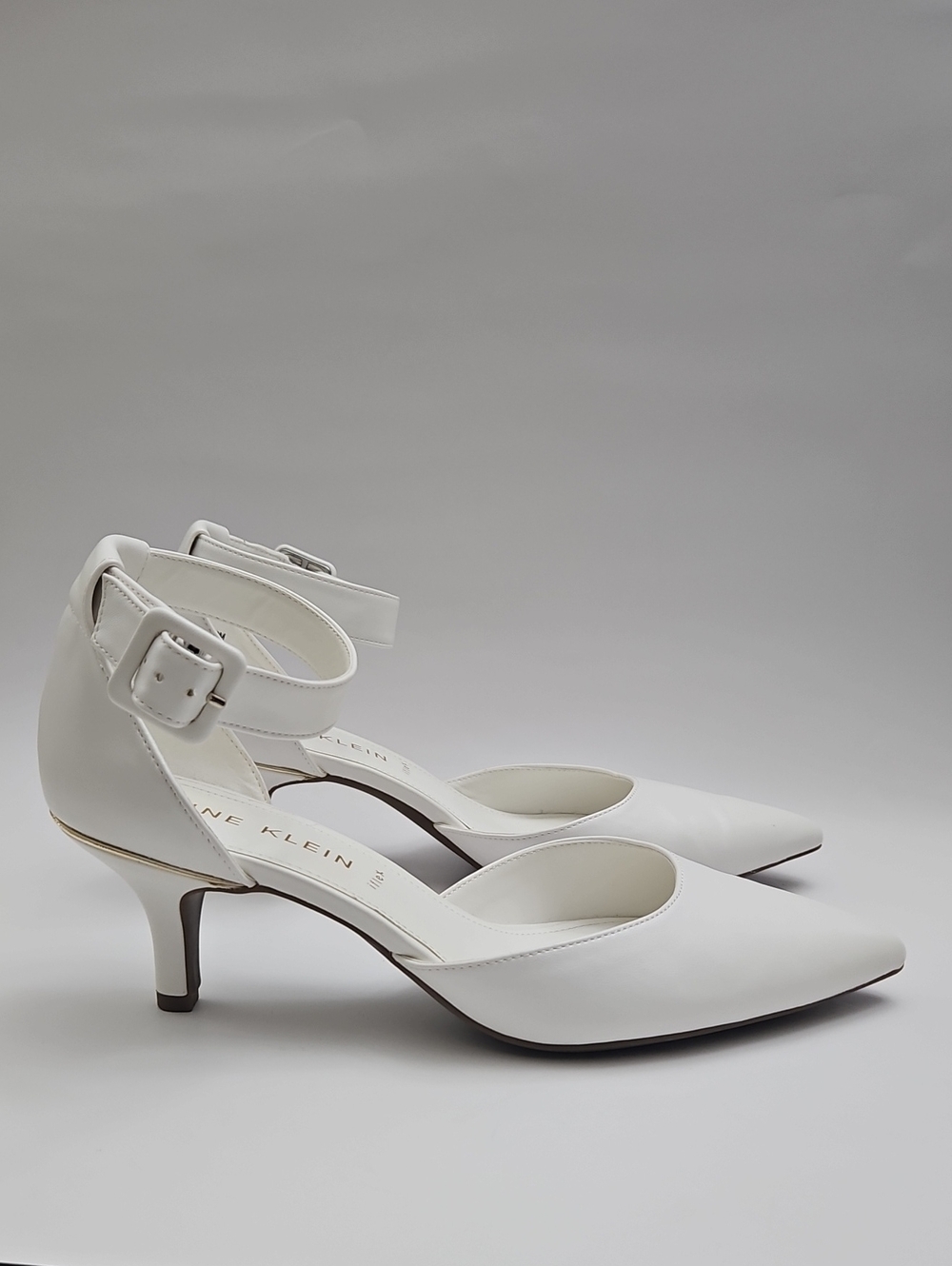 Anne Klein Fabulist White Leather Ankle Strap Kitten Heel Pump Size 10